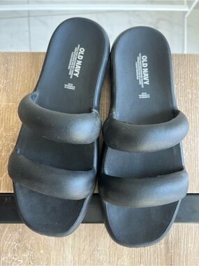 Old Navy Black Double‑Strap Padded Slide Sandals